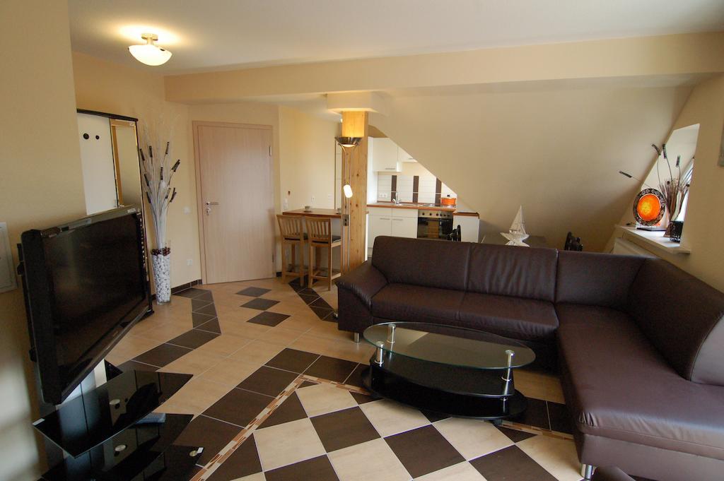 Nanis Hotel & Appartements Steinhude Rum bild