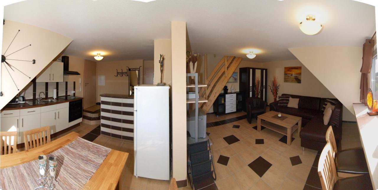 Nanis Hotel & Appartements Steinhude Rum bild